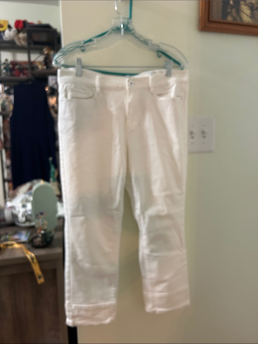 J. Jill White Cropped Ankle Jeans with Raw Hem - Picture 7 of 7